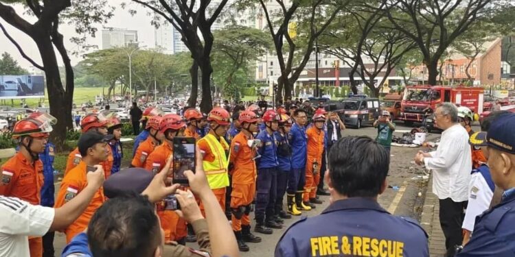 Pesawat Jatuh di Lapangan Sunburst BSD, Benyamin: Belasungkawa yang Mendalam