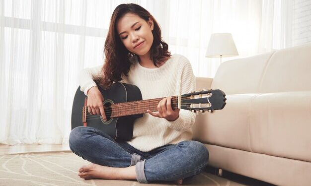 Lirik dan Chord Gitar Rumah – Salma Salsabila Lagu Populer 2024