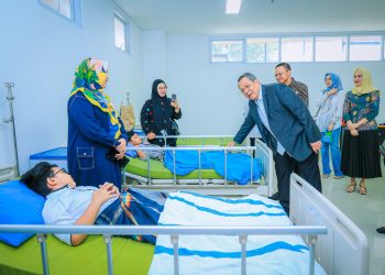 Kegiatan khitanan massal yang digelar oleh Dharma Wanita Persatuan (DWP) Kota Tangerang Selatan (Tangsel) di RSUD Pondok Aren pada Kamis (19/6/2025), dibanjiri peserta melebihi kuota yang ditentukan.