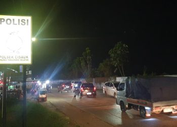 Puluhan Mobil pick Up Diduga Bermuatan Gas LPG Melon Hilir Mudik di Depan Kantor Polsek Cisauk