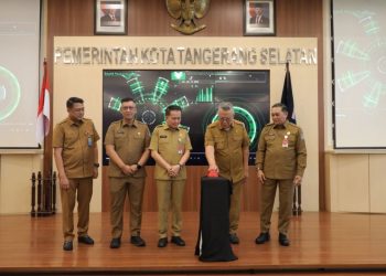 Pemkot Tangsel saat meluncurkan aplikasi Sanset.