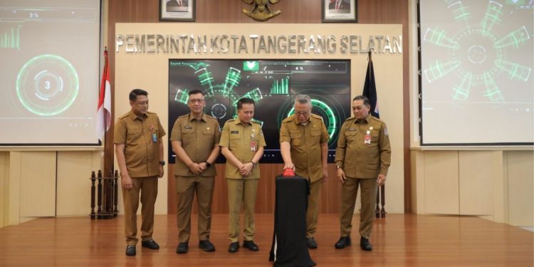 Pemkot Tangsel saat meluncurkan aplikasi Sanset.