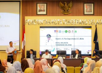 Pilar saat hadiri Seminar Parenting Nasional yang digelar Yatim Mandiri di Gedung Blandongan Puspemkot Tangerang Selatan.