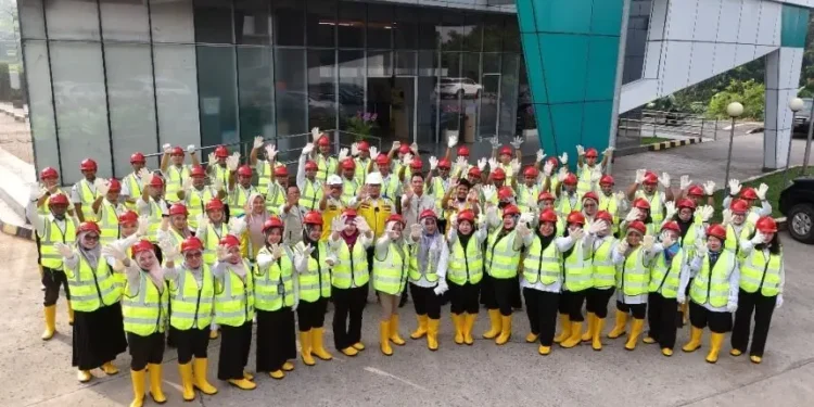 61 Aparatur DSDABMBK tingkat kelurahan dan kecamatan saat mengikuti pelatihan peningkatan kompetensi K3.