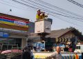 Wakil Walikota Tangsel Kembali Tertibkan Kabel Internet Liar Menjuntai